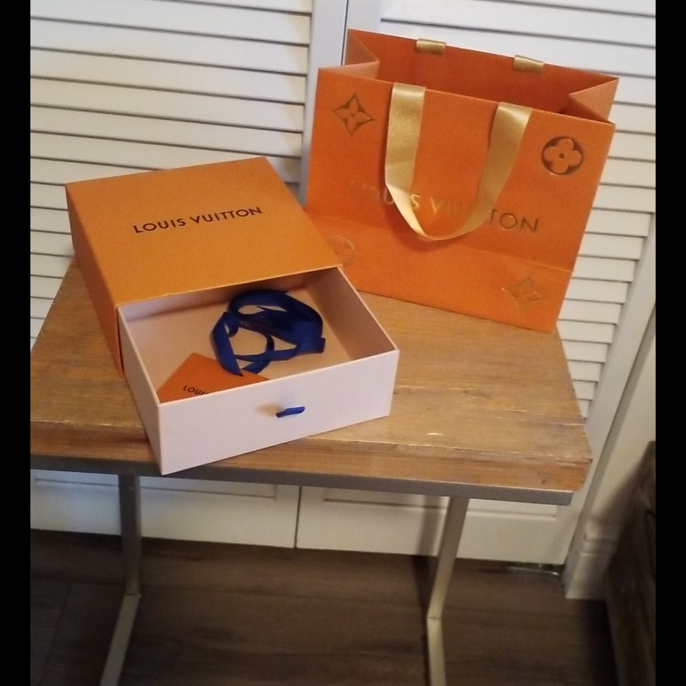 Louis Vuitton gift box with ribbon and card